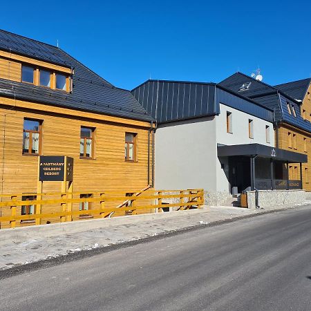 Keilberg Resort Loučná pod Klínovcem Exteriör bild